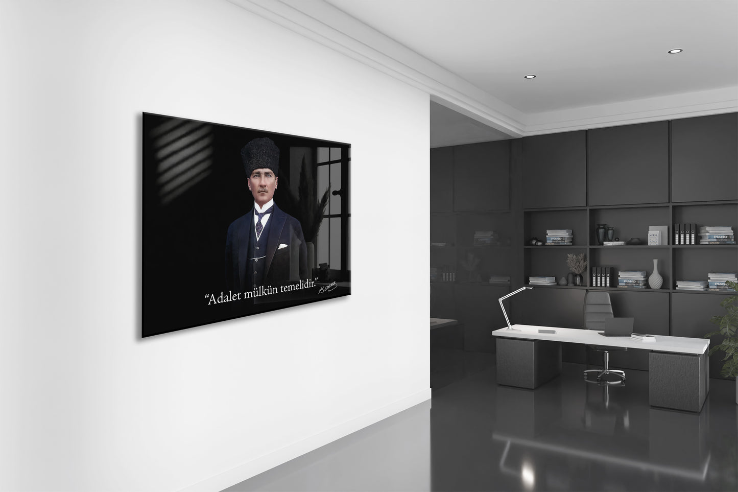 Kalpaklı Mustafa Kemal Atatürk Cam Tablo | “Adalet Mülkün Temelidir” Premium 4 mm Temperli Cam Tablo -PeonyAta1313