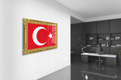 Altın Çerçeve Görünümlü Türk Bayrağı Cam Tablo | 4 mm Temperli UV Baskılı Premium Duvar Dekoru -PeonyAta1317