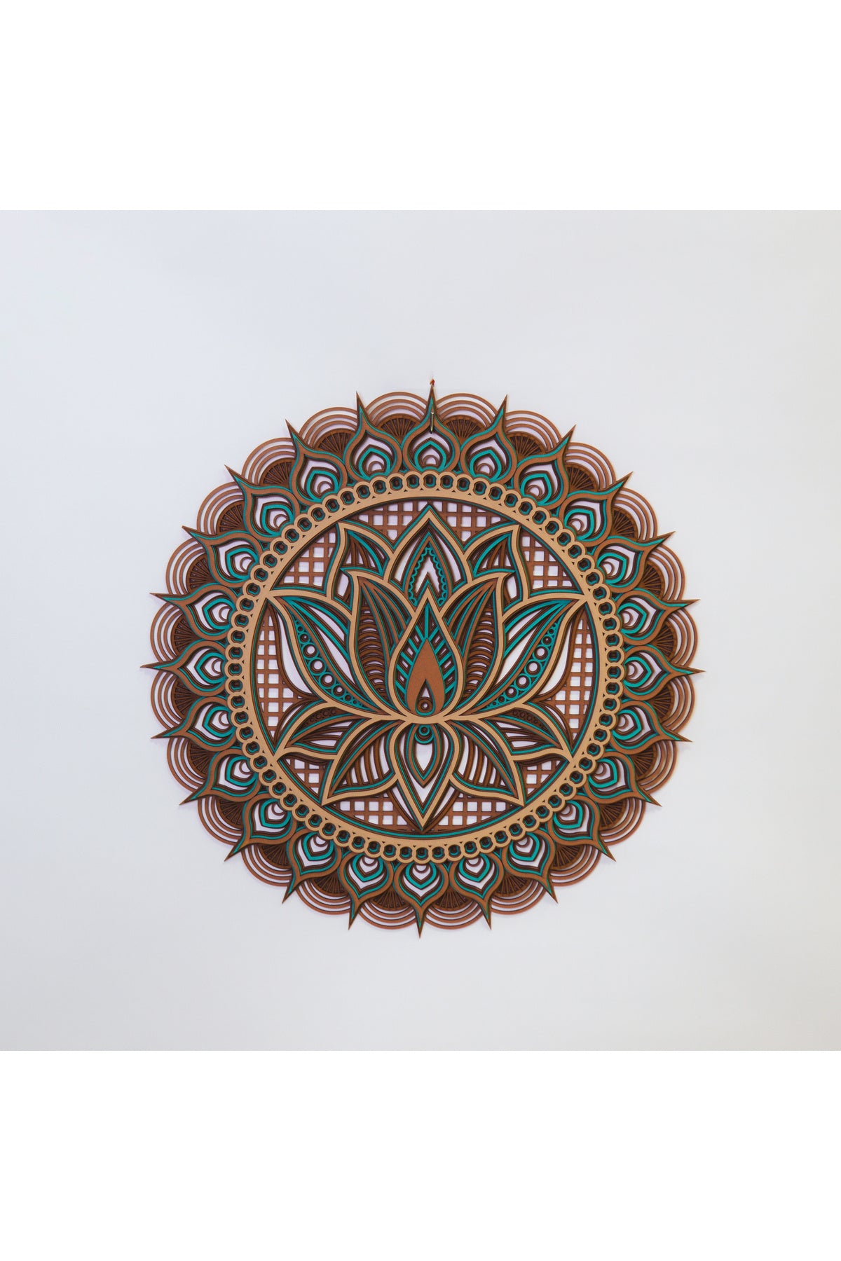 El Yapımı Lotus Çiçeği Ahşap Duvar Dekoru – 5 Katmanlı Mandala