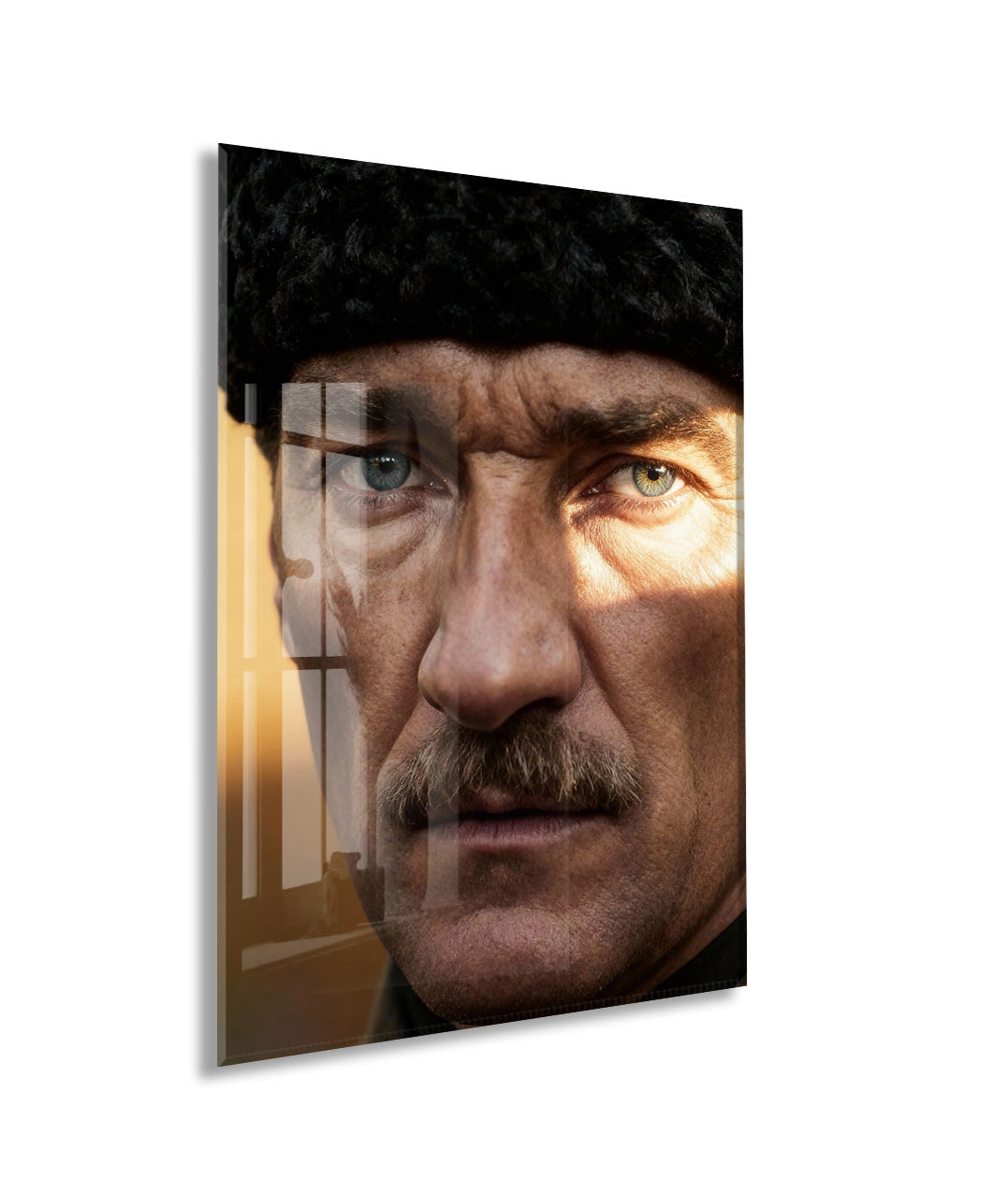 Mustafa Kemal Atatürk Portre Cam Tablo – Siyah Beyaz Derin Bakışlı Modern Duvar Dekoru -PeonyAta069