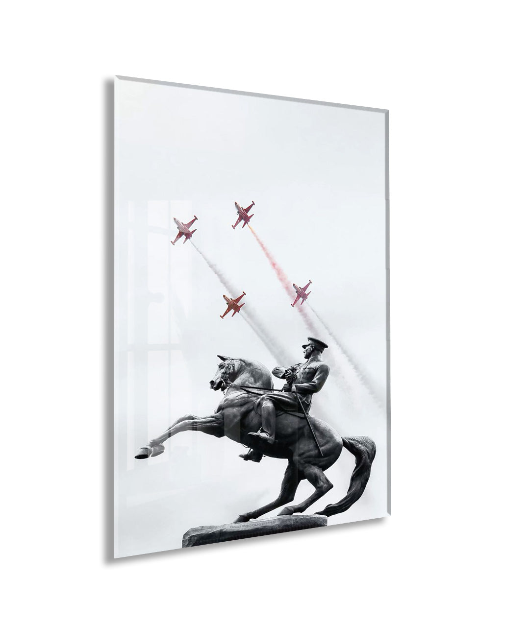Atatürk At Üzerinde Cam Tablo – Modern Liderlik Temalı 4 mm Temperli Cam Duvar Dekoru -PeonyAta054