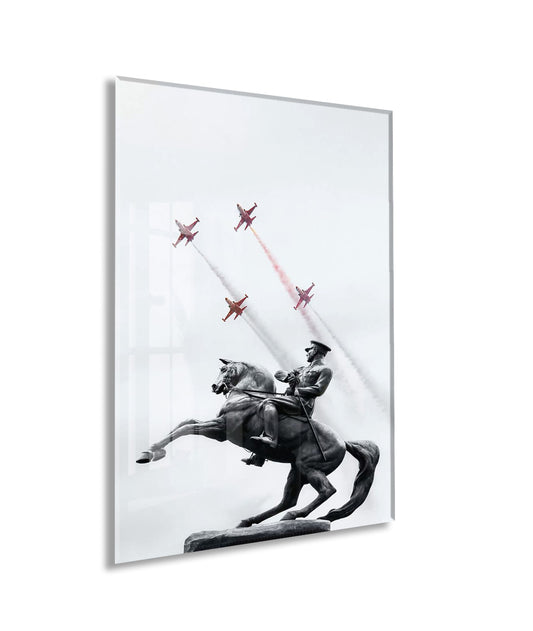 Atatürk At Üzerinde Cam Tablo – Modern Liderlik Temalı 4 mm Temperli Cam Duvar Dekoru -PeonyAta054
