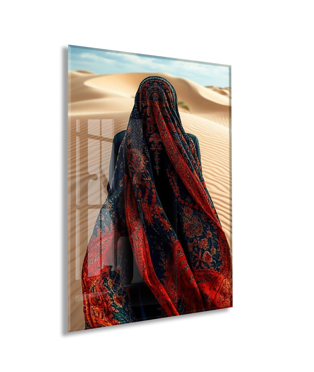 “Çölün Sessiz Tanığı” – Desenli Örtülü Kadın Figürü Cam Tablo - Peony065