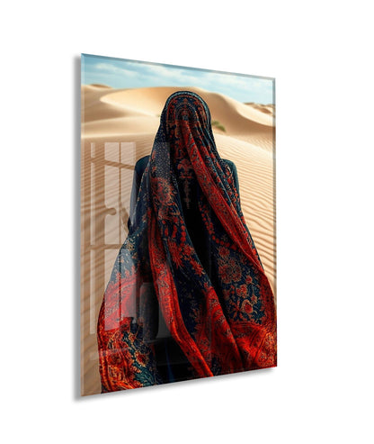 “Çölün Sessiz Tanığı” – Desenli Örtülü Kadın Figürü Cam Tablo - Peony065