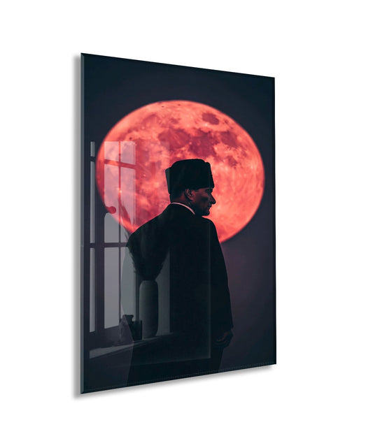 Kırmızı Ay Önünde Atatürk Silüeti Cam Tablo – Mustafa Kemal Atatürk’ün Liderliğini ve Tarihi Kararlılığını Yansıtan Modern ve Sanatsal Duvar Dekoru-PeonyAta040
