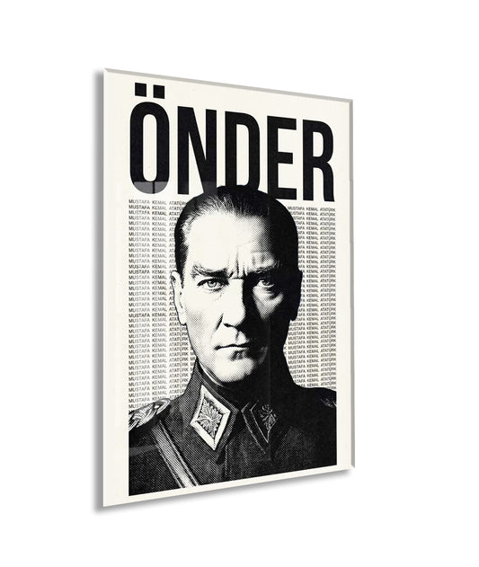 Mustafa Kemal Atatürk Önder Cam Tablo – Modern Tipografik Atatürk Duvar Dekoru -PeonyAta072