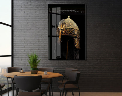 Fatih Sultan Mehmet Miğferi Cam Tablo – İstanbul’un Fethini Sembolize Eden Tarihi Duvar Dekoru