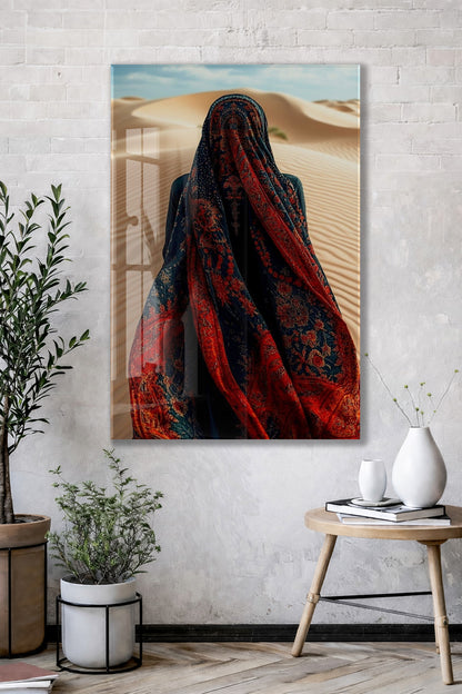 “Çölün Sessiz Tanığı” – Desenli Örtülü Kadın Figürü Cam Tablo - Peony065