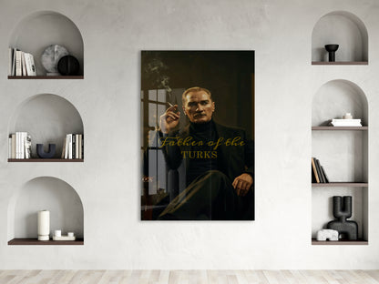 Father of the Turks Atatürk Cam Tablo | Gold Yazı Detaylı Modern Portre, Premium UV Baskı Temperli Cam Atatürk Duvar Dekoru PeonyAta051