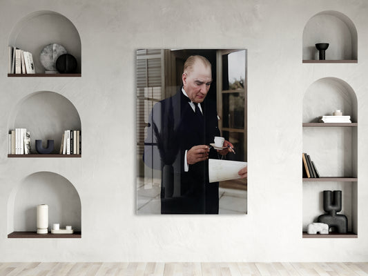 Atatürk Cam Tablo – Çalışma Anı Tasarımı, 4 mm Temperli Cam Üzerine Zarif ve Prestijli Duvar Dekoru -PeonyAta1024