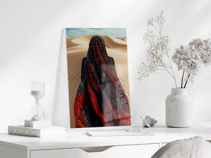 “Çölün Sessiz Tanığı” – Desenli Örtülü Kadın Figürü Cam Tablo - Peony065