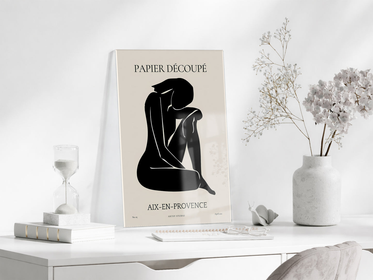 Papier Découpé Oturan Kadın Silüeti Cam Tablo | Minimal Modern UV Baskılı Temperli Cam Duvar Dekoru - Peony157