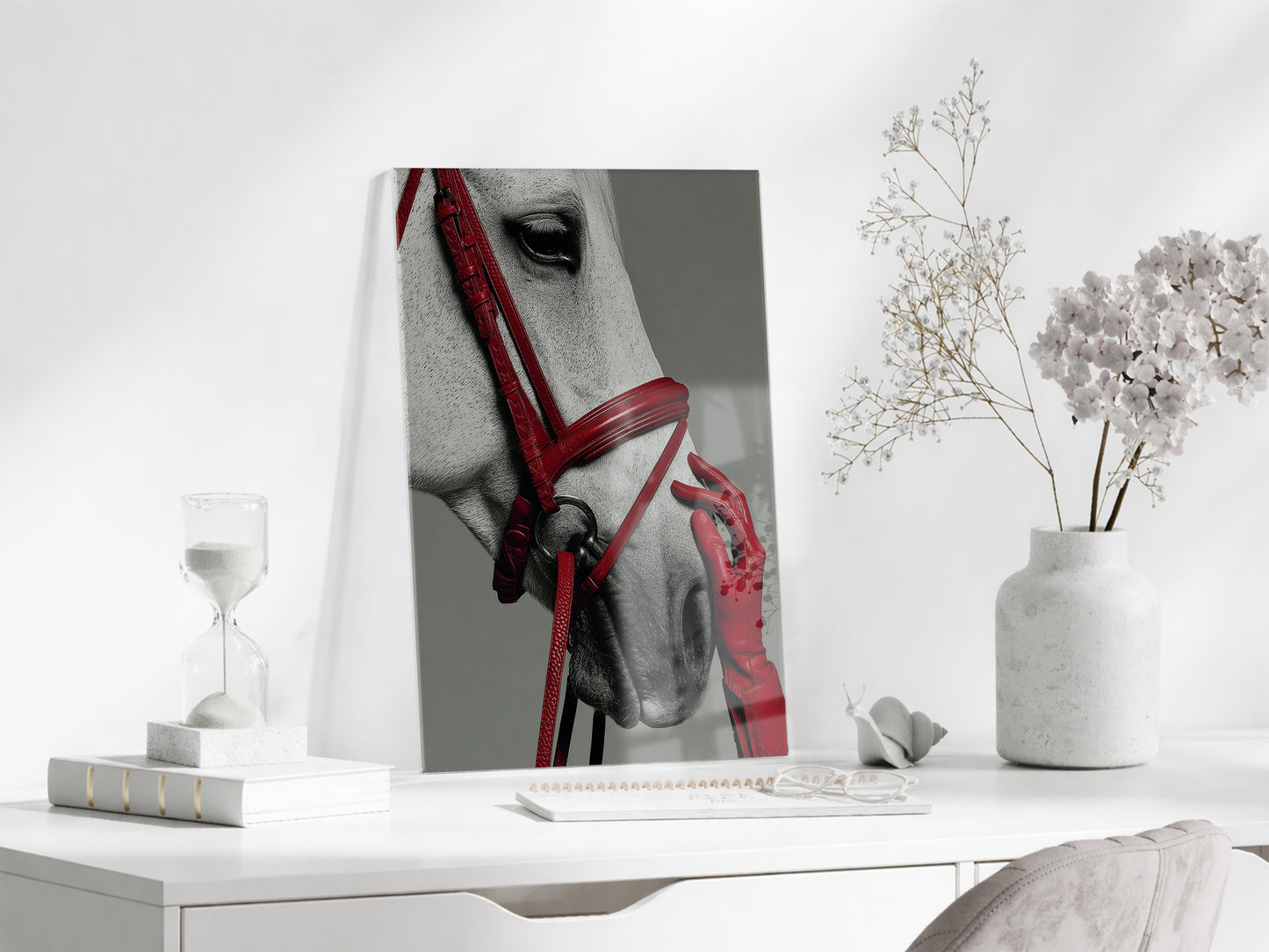 “Soylu Ruh” – Modern Beyaz At Sanat Cam Tablosu - Peony066