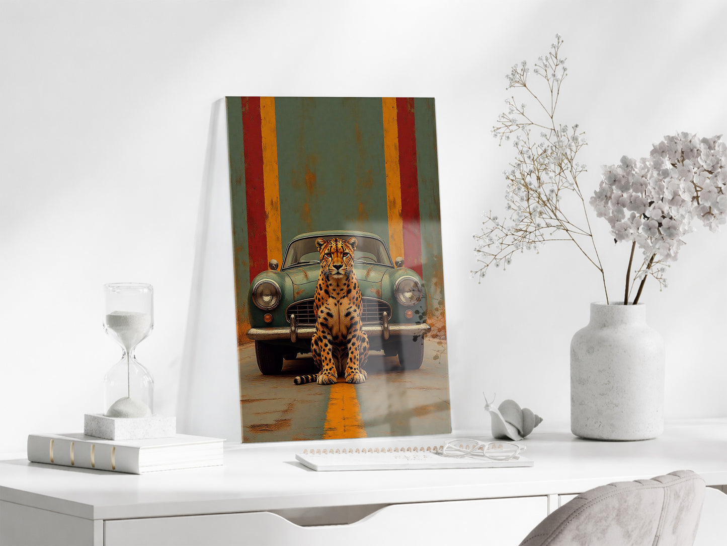 Klasik Otomobil ve Leopar Cam Tablo – Modern Urban Duvar Sanatı - Peony087