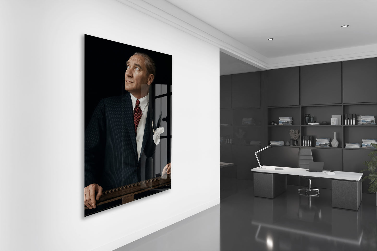 Yukarı Bakan Atatürk Cam Tablo – Umut ve Gelecek Vizyonunu Yansıtan 4 mm Temperli Cam Duvar Dekoru -PeonyAta1018