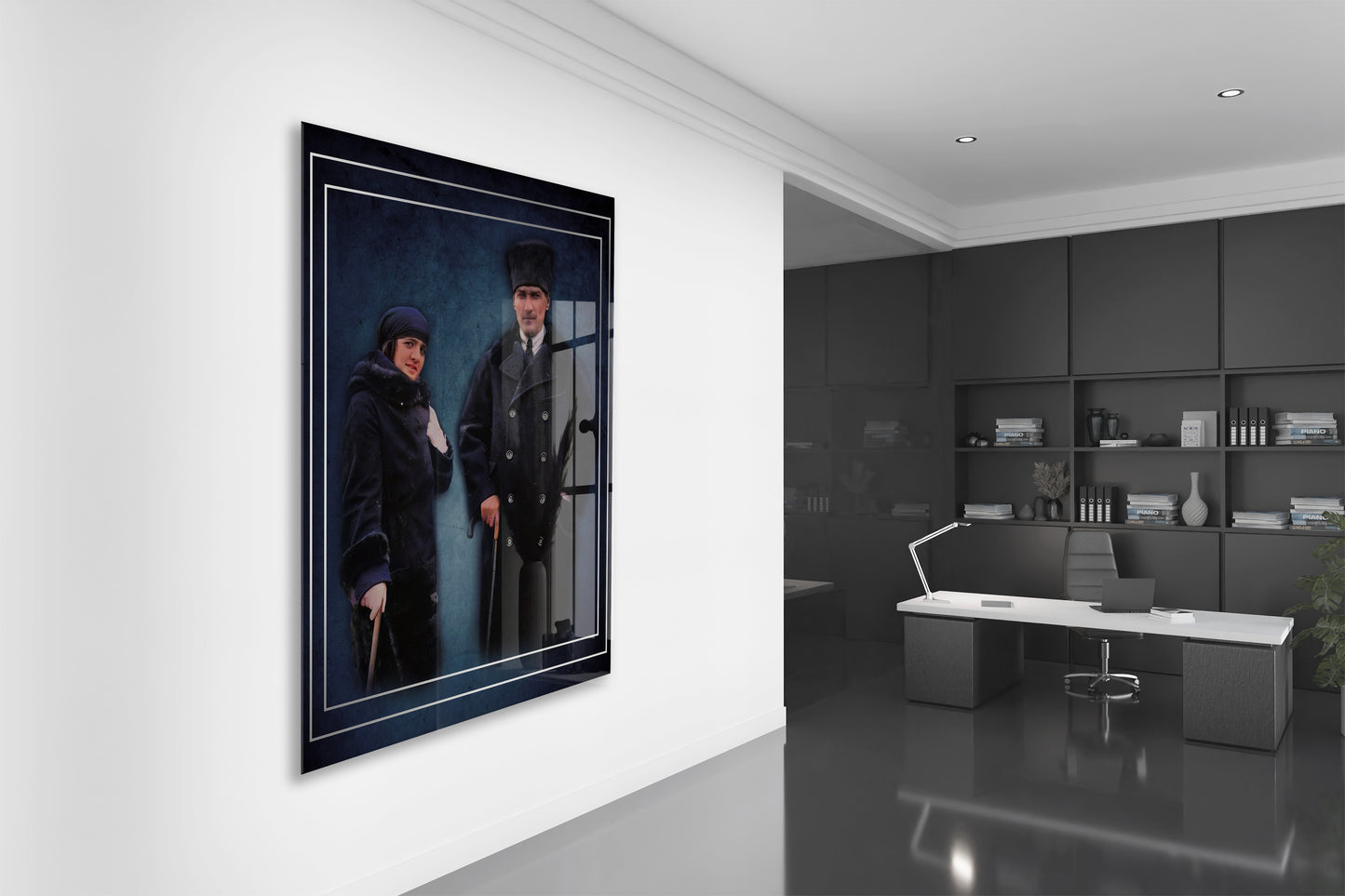 Atatürk ve Latife Hanım Cam Tablo – Cumhuriyet Dönemini Yansıtan Prestijli 4 mm Temperli Cam Duvar Dekoru -PeonyAta1004