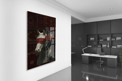 “Kontrol Altındaki Güç” – Sanatsal At Figürlü Dekoratif Cam Tablo - Peony060