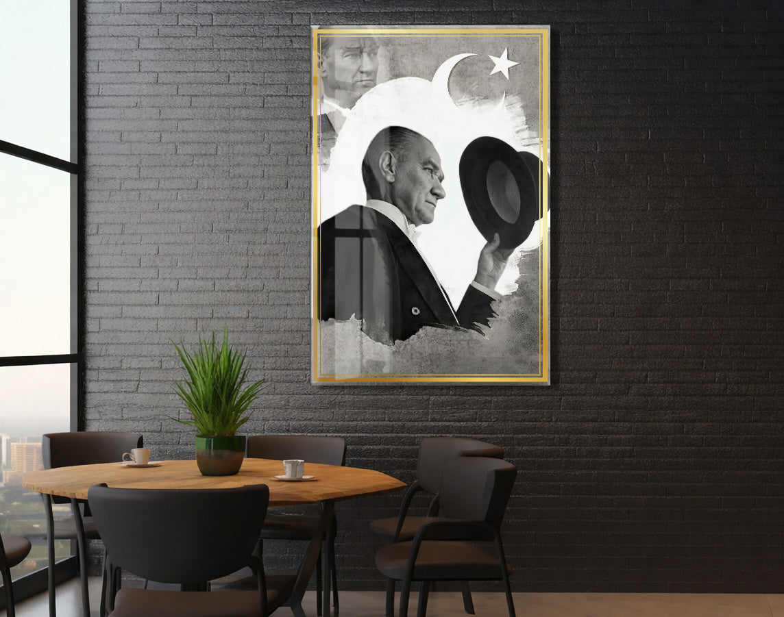 Şapkalı Mustafa Kemal Atatürk Cam Tablo | Sanatsal 4 mm Temperli UV Baskılı Duvar Dekoru -PeonyAta1306