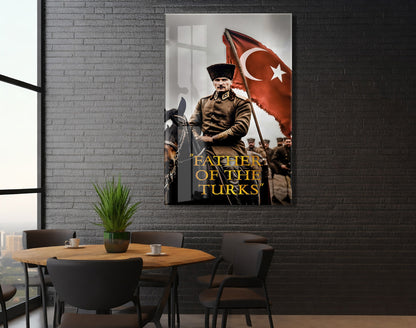 Father Of The Turks , Atatürk At Üzerinde Cam Tablo – Türk Bayraklı Başkomutan Portresi 4 mm Temperli Cam -PeonyAta061