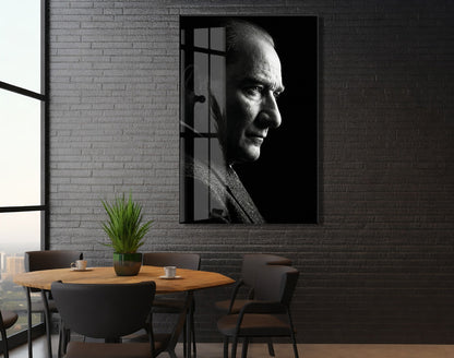 Mustafa Kemal Atatürk Siyah Beyaz Cam Tablo | 4 mm Temperli UV Baskılı Premium Duvar Dekoru-PeonyAta1301
