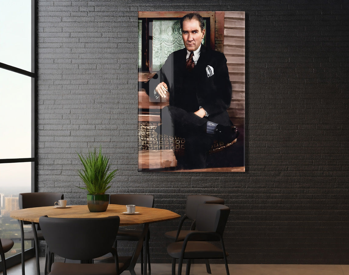 Atatürk Cam Tablo – Lider Portresi, 4 mm Temperli Cam Üzerine Prestijli Duvar Dekoru -PeonyAta1025