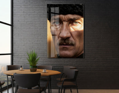 Mustafa Kemal Atatürk Portre Cam Tablo – Siyah Beyaz Derin Bakışlı Modern Duvar Dekoru -PeonyAta069