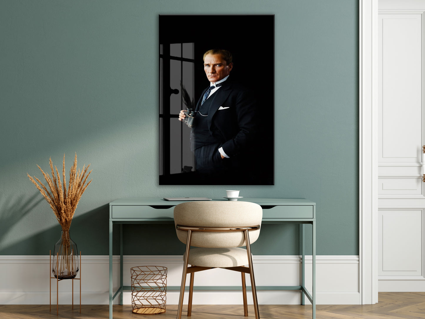 Atatürk Modern Portre Cam Tablo – Siyah Arka Planlı Liderlik Temalı 4 mm Temperli Cam -PeonyAta058