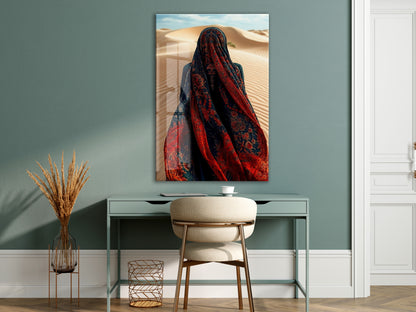 “Çölün Sessiz Tanığı” – Desenli Örtülü Kadın Figürü Cam Tablo - Peony065