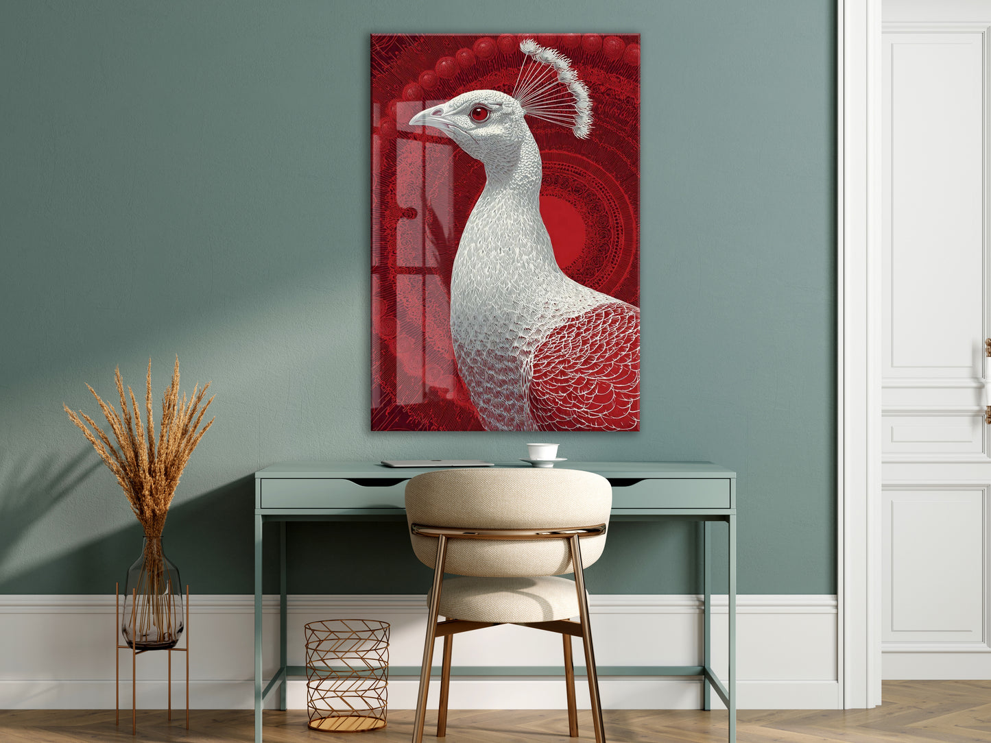 Mistik Kırmızı Arka Planlı Tavus Kuşu Cam Tablo – Lüks ve Sanatsal Duvar Dekoru - Peony083