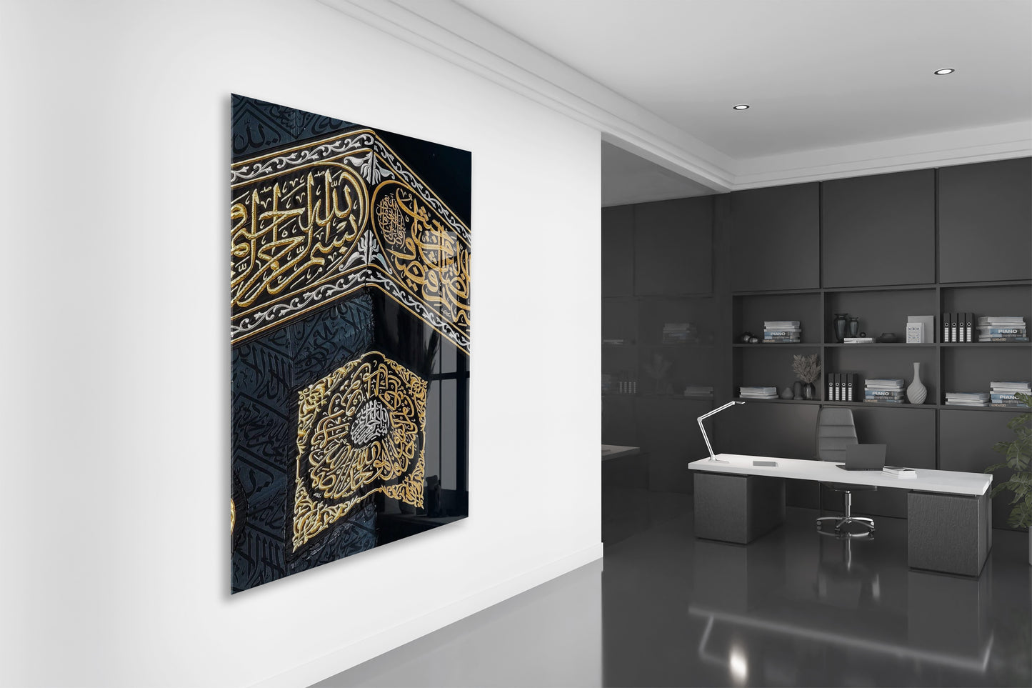 Kâbe Kisvesi Detaylı Cam Tablo – Altın Hat Sanatlı İslami Duvar Dekoru - PeonyDini141