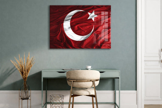 Dalgalanan Türk Bayrağı Cam Tablo | Gerçekçi İpek Dokulu 4 mm Temperli UV Baskılı Duvar Dekoru -PeonyAta1318